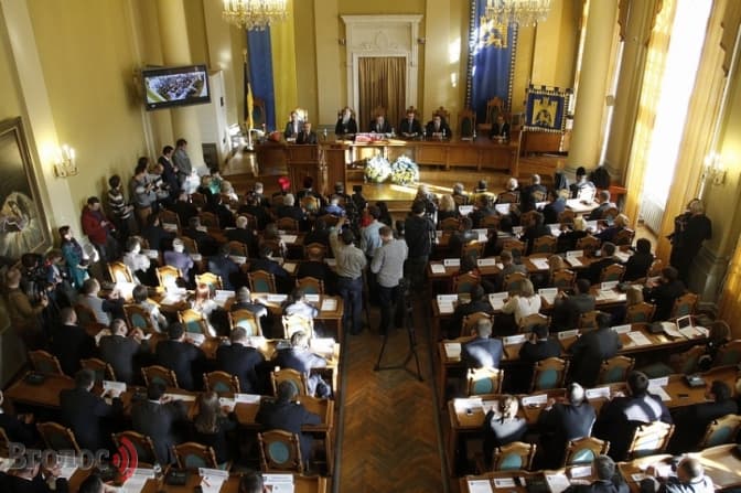 Депутати «Самопомочі» покинули засідання сесії ЛМР через неетичні висловлювання депутата ВО «Свобода». Доповнено