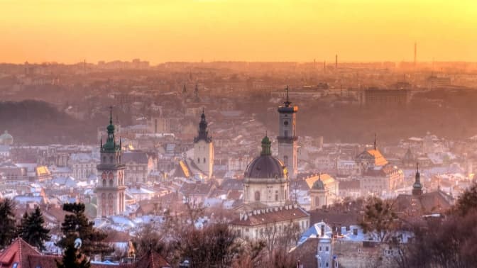 Погода у Львові на вихідних: потепління до +12°С, на дорогах можлива ожеледиця