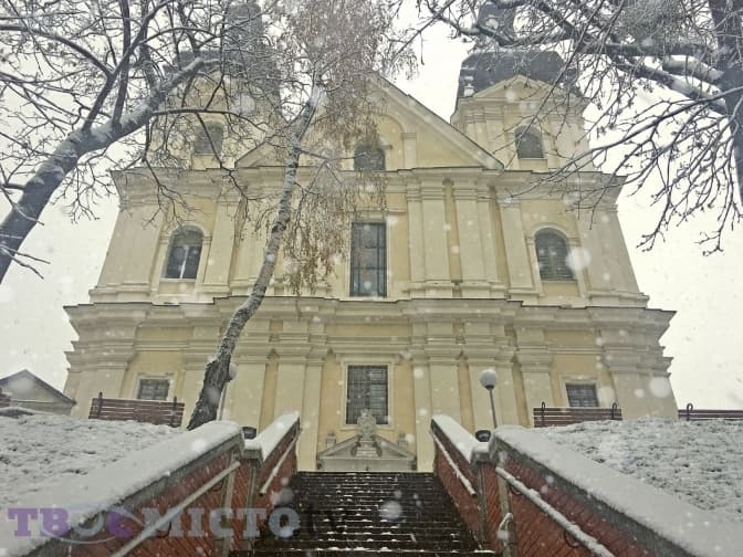 У Львові на сьогодні прогнозують сильний дощ зі снігом
