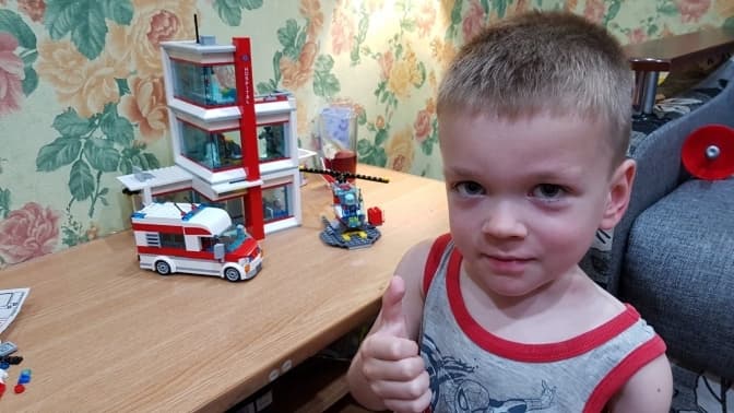 Родина педіатра Богдана Остальського віддала зібрані кошти на порятунок хлопчика. Як долучитися