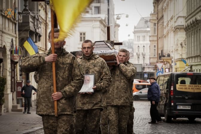 Під час запеклих боїв з окупантами загинув Віктор Марков із ДСНС Львівщини
