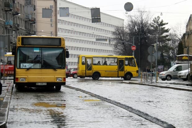 На вихідних у Львові громадський транспорт курсуватиме зі змінами