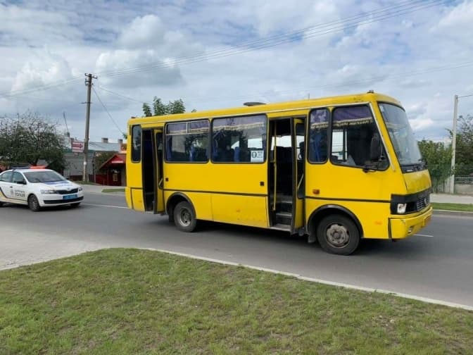 У Винниках автобус наїхав на восьмирічну дівчинку