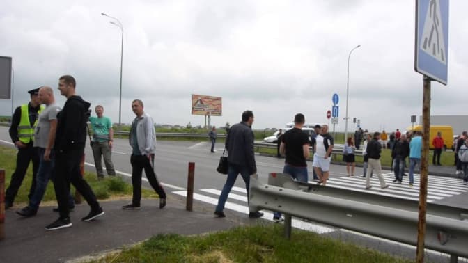 На Львівщині мешканці перекрили трасу Київ – Чоп. Чого вимагають