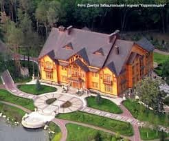 Львів'яни їздять на екскурсію у Межигір'я