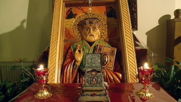 У храмі в центрі Львова виставлять мощі святого Миколая
