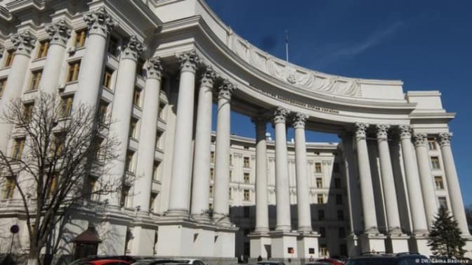 МЗС закликає українців утриматись від поїздок у п’ять країн