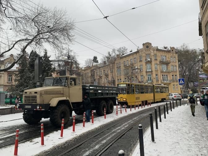 На площі Франка у Львові затор. Не курсують трамваї