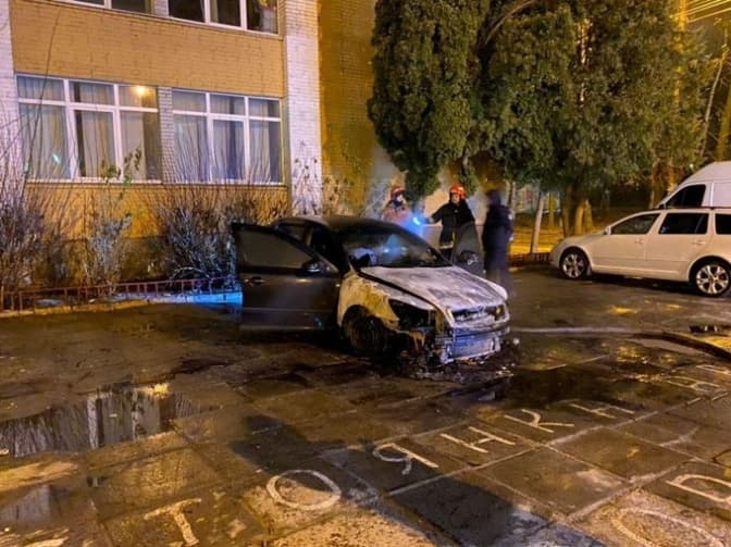 У Львові підпалили автівку детектива НАБУ