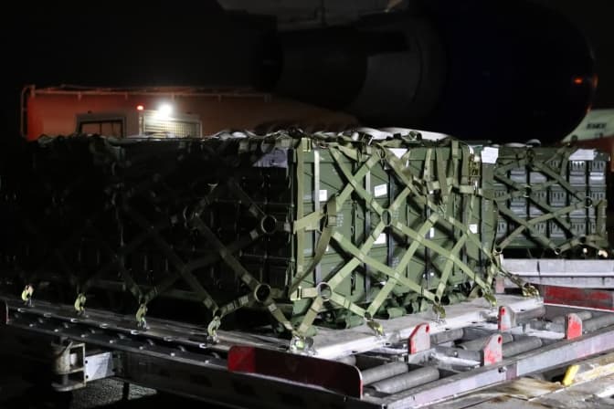 В Україну прибула партія летальної зброї від США. Фото