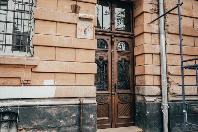 Біля Стрийського парку у Львові відновили історичну браму. Фото