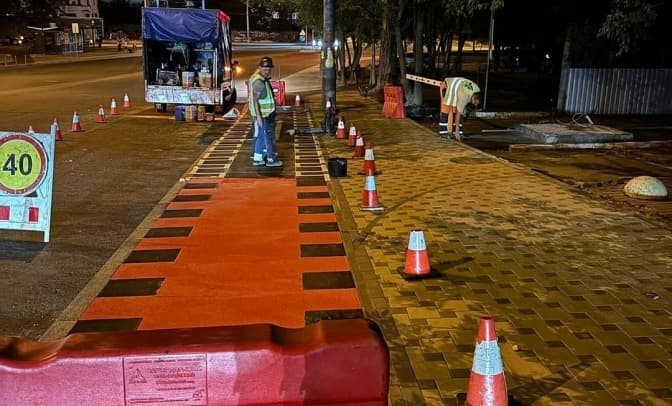 Запаяли в пластик люки каналізації. Як виправили проблему з новою велодоріжкою на Солом’янці