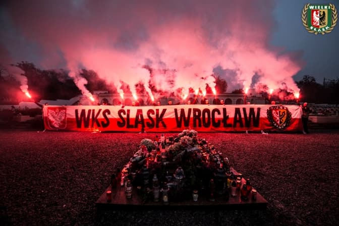 Львівська облрада просить правоохоронців відреагувати на акцію з польськими ультрас на цвинтарі Орлят