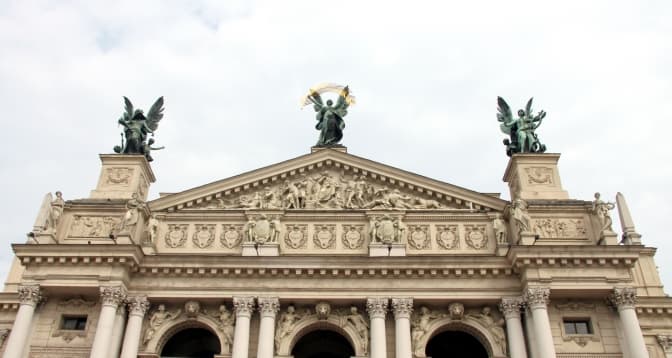Львів у минулому і тепер. Раритетні фото оперного театру