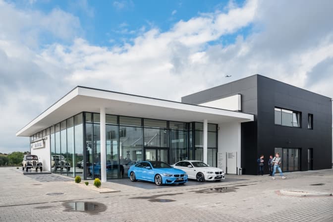 У Львові відкрили новий автосалон BMW та MINI. Фото, відео