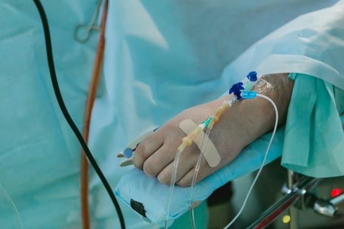 Хто може йти на планову госпіталізацію попри заборону уряду, а кому відмовлять. Пояснення лікарів