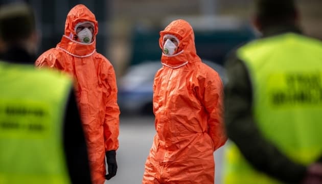Країни Європи через коронавірус вводять нові та посилюють чинні обмеження