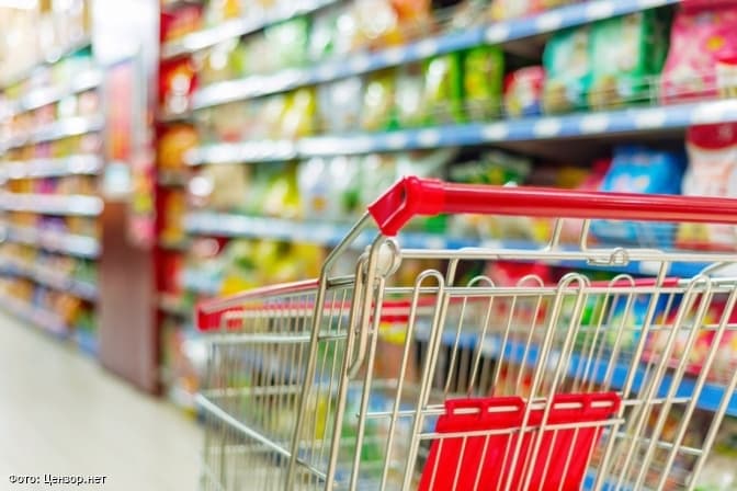 У Києві відкрились сотні магазинів та кав'ярень