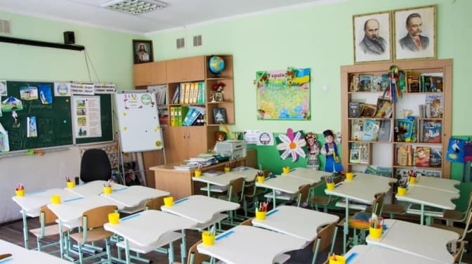 Львівські школярі із понеділка повертаються до навчання