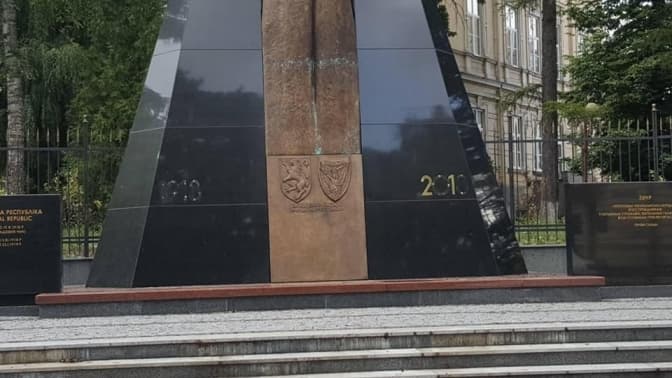 У Львові вкрали цифри з пам’ятника ЗУНР на Листопадового чину