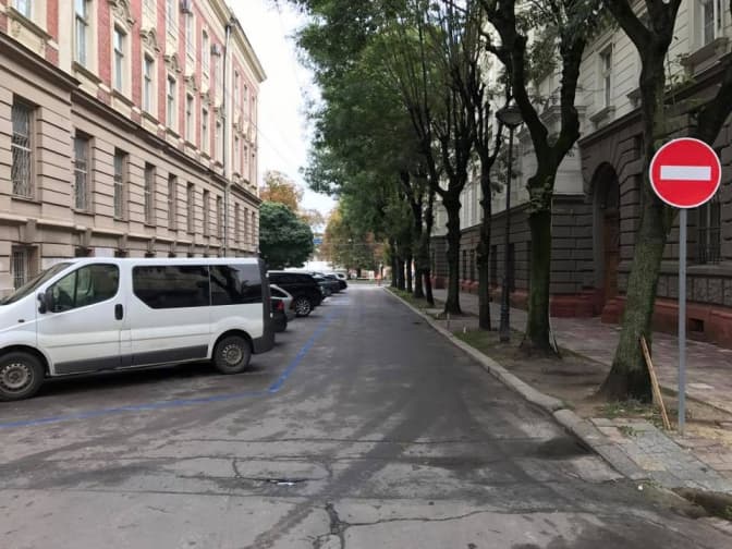 Через нову парковку змінили організацію руху в центрі Львова. Схема
