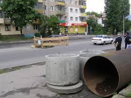 Після провалу колектора на вулиці Пасічній залишається відновити асфальтне покриття