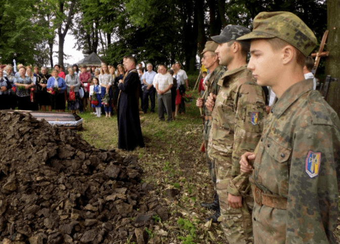 На Львівщині цьогоріч розграбували 15 солдатських поховань