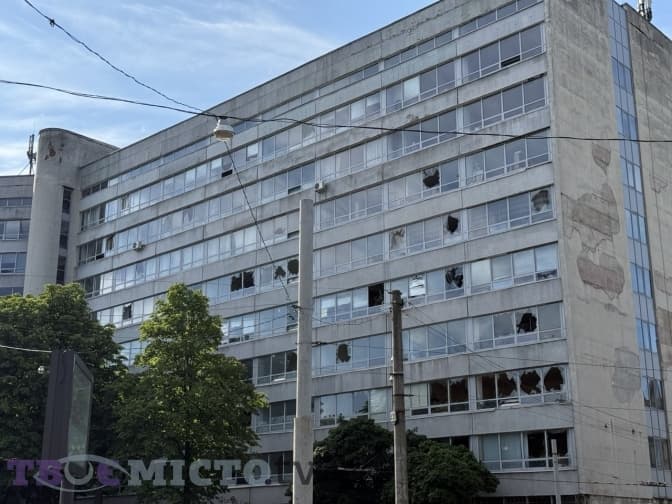 Дві компанії виділили по мільйону гривень для Львівської політехніки на ліквідацію наслідків обстрілу