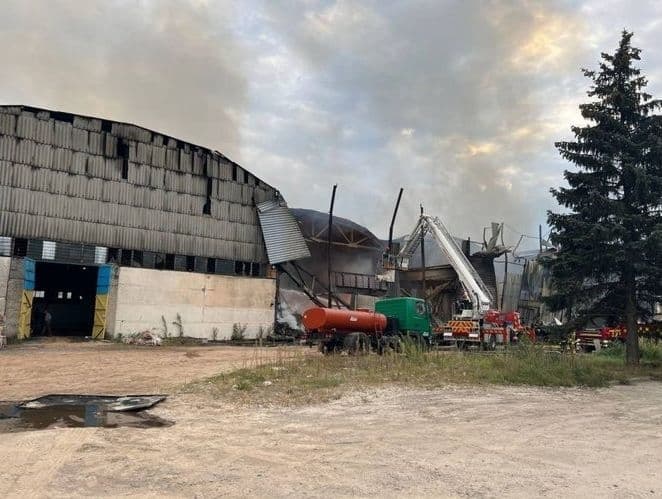 Патрульні показали, як рятували людей з-під завалів у Львові