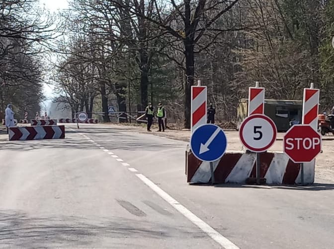 Від сьогодні запрацювали блокпости на трасах Львівщини. Фото. Деталі
