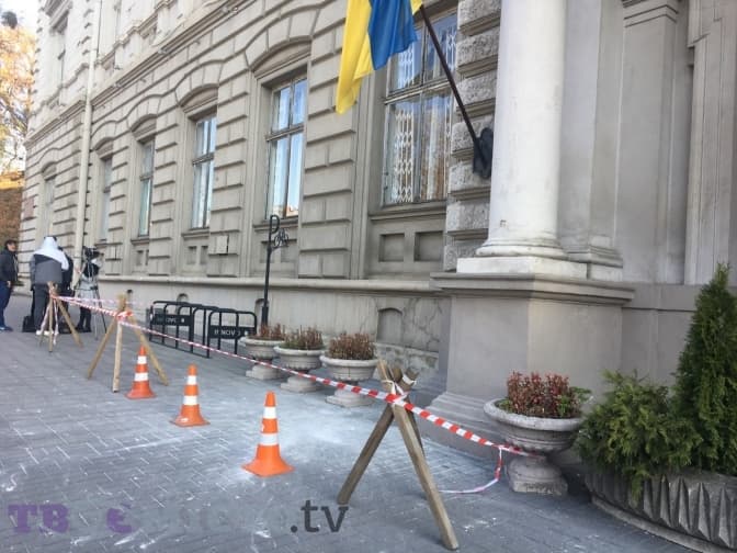 У Львові на вулиці Винниченка обвалився балкон. Фото