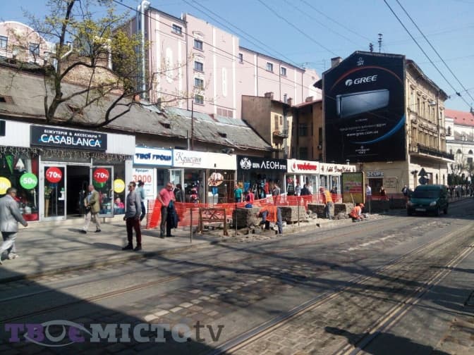 Нову зупинку на Дорошенка мають облаштувати до кінця червня