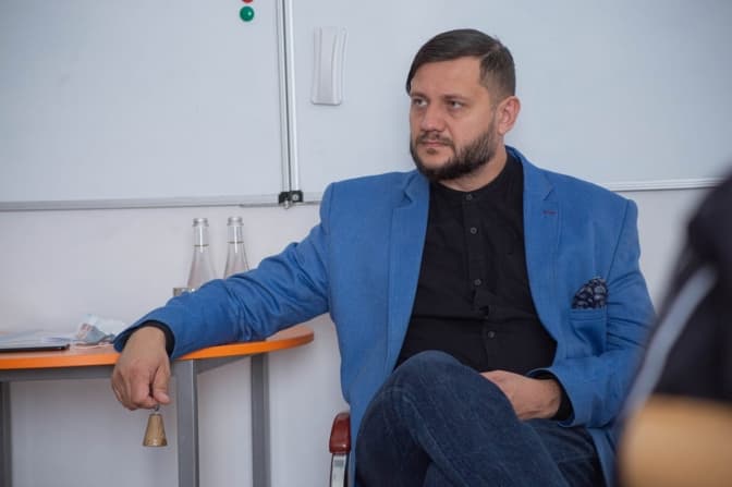 «Немає проросійського Сходу чи Півдня». Історія публіциста, який доєднався до війська