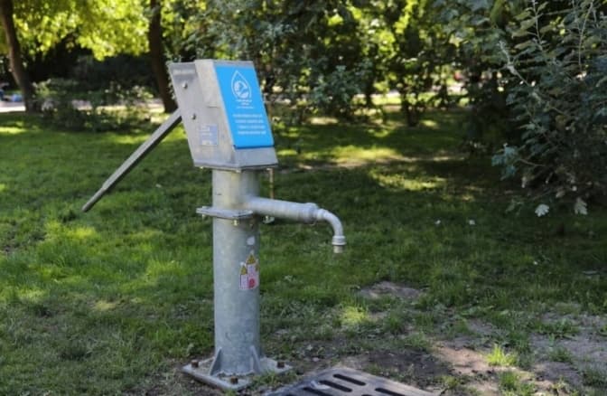 У Львові воду можна набрати з колонок на свердловинах. Перелік локацій