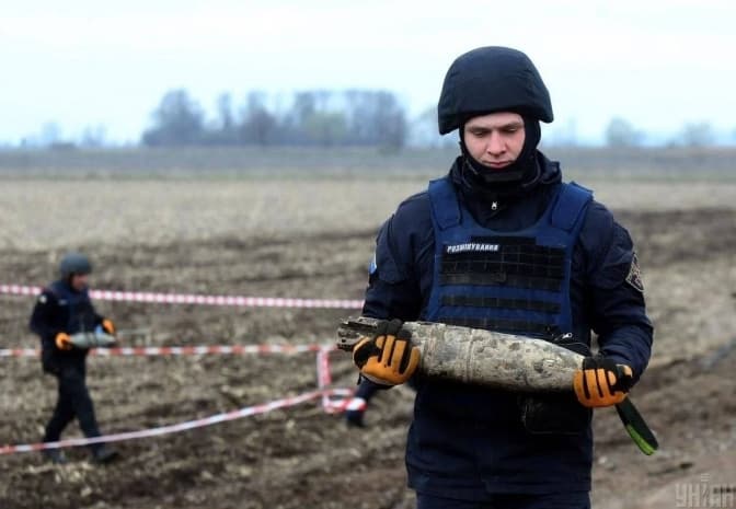Вибухи в Києві: на околицях знищують вибухонебезпечні предмети