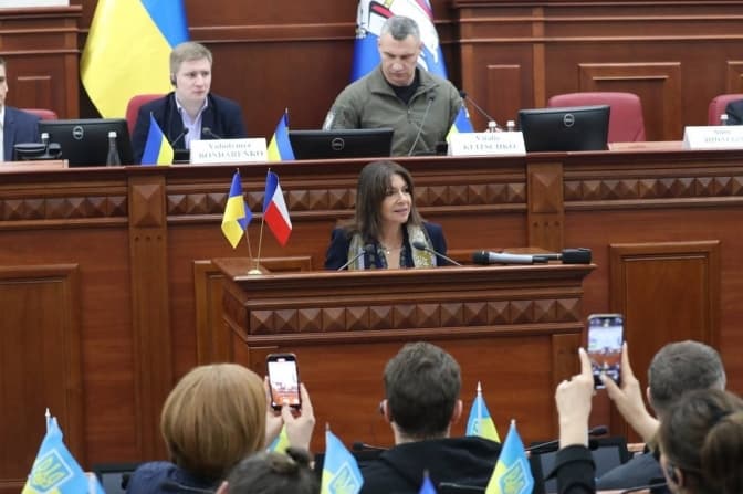 В Київ прибула мер Парижа Анн Ідальго
