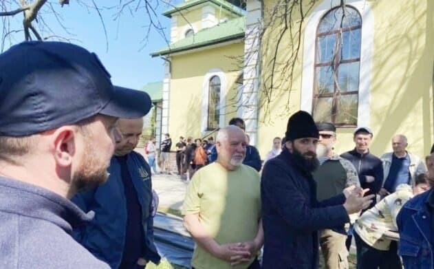 На Київщині «священник» УПЦ МП відмовився віддати ключі від храму громаді, яка вирішила перейти в ПЦУ