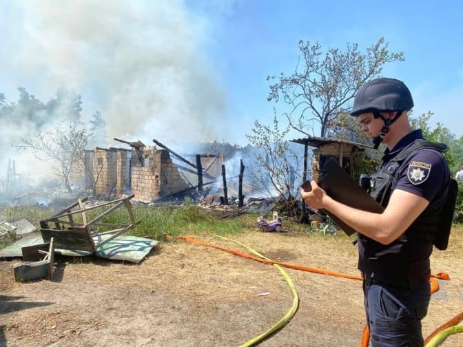 На Київщині внаслідок ракетної атаки пошкоджено приватний будинок