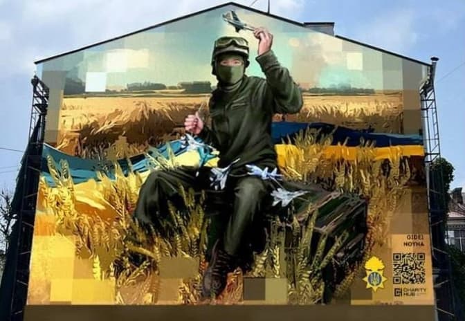 У Києві на Подолі з'явився новий патріотичний мурал