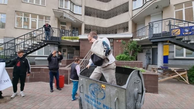 Чорновола за висловлювання щодо депутатки Київради Михайлової кинули у смітник