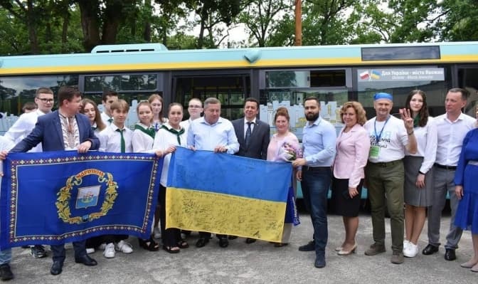 Київ за 20 мільйонів релокував ліцей з Маріуполя