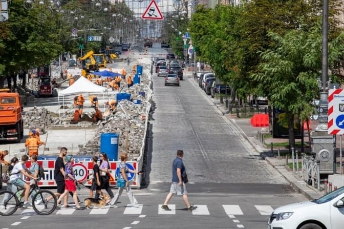 Кличко пояснив, за які гроші в Києві перекладають бруківку
