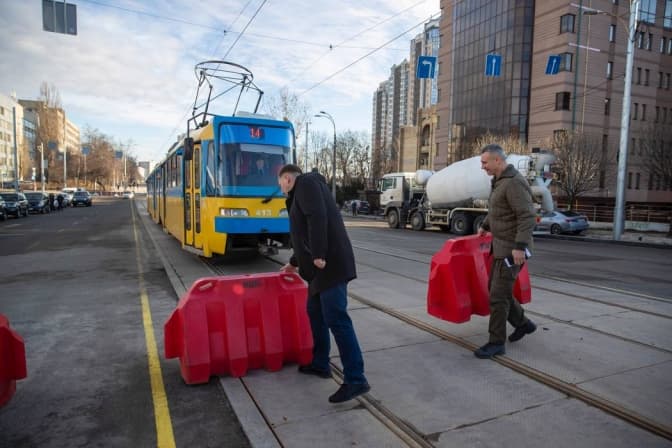 В Києві відкрили рух Дегтярівським шляхопроводом. Що з ним не так
