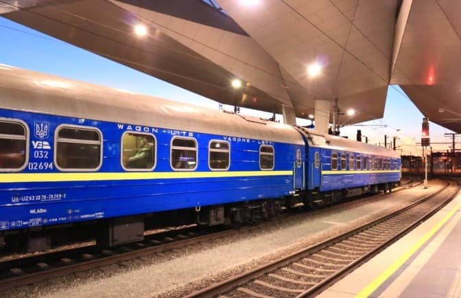 «Укрзалізниця» запустила додаткові потяги до Львова зі столиці