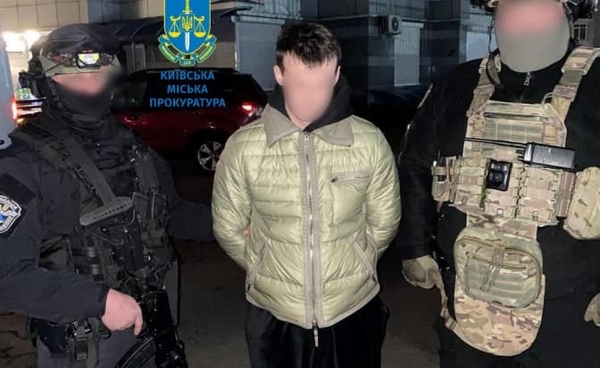 В Києві викрили псевдовійськових, які обманом отримали благодійної допомоги на 1,7 мільйона гривень