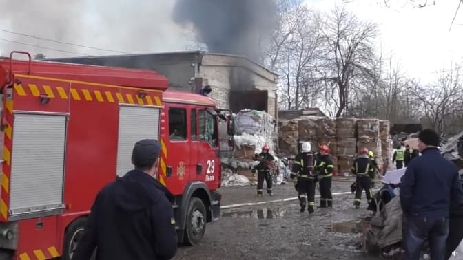Вчора у Львові горіли складські приміщення. Є постраждалі