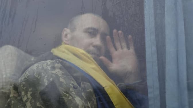 ілюстративне фото з повернення захисників: зеленський