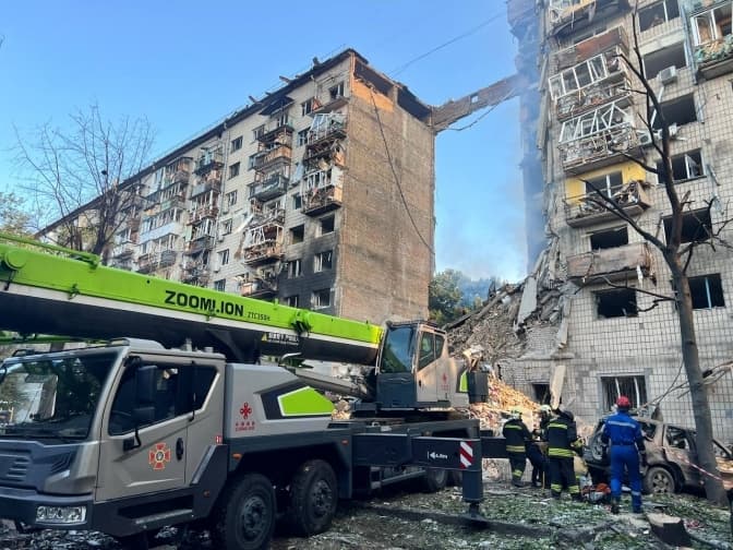 З-під завалів будинку у Києві дістали тіла 5 людей