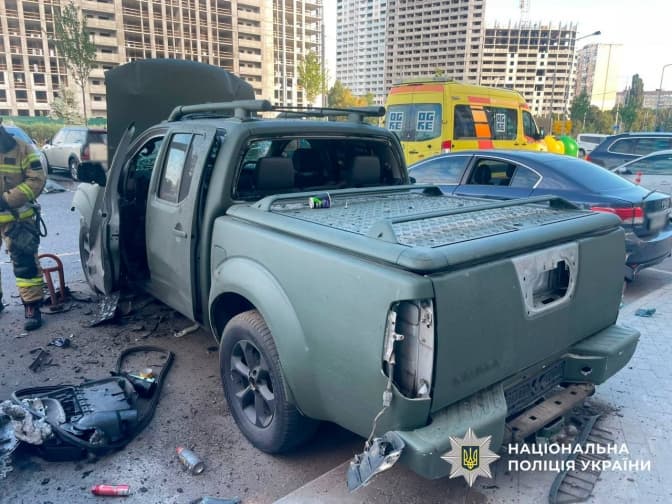 У Подільському районі Києва вибухнув автомобіль військового