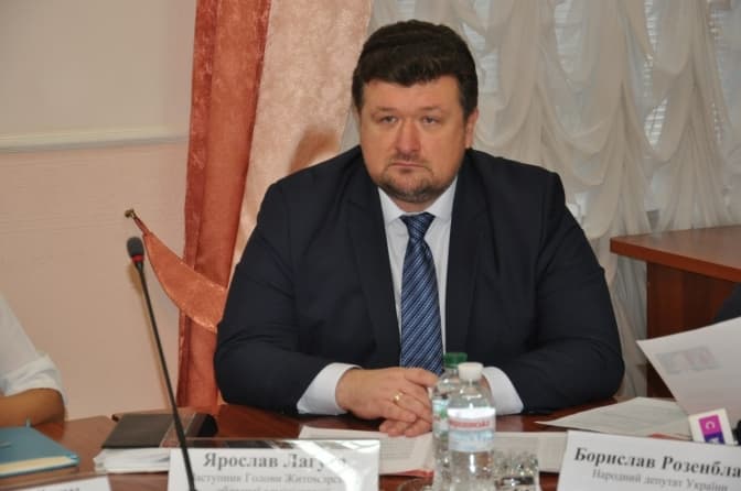 САП просить конфіскувати квартири, приміщення та катер ексголови Дарницької РДА